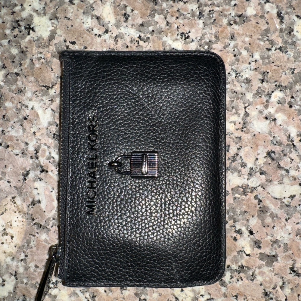 Michael kors card holder